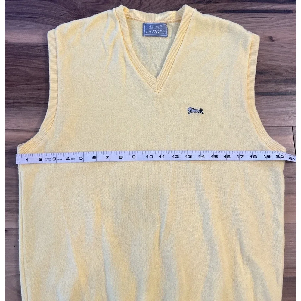 Vintage Le Tigre Sweater Vest XL Yellow V Neck Tiger Logo Made in USA Golf